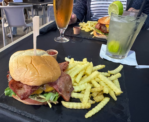 Guaro´s Burger Bar