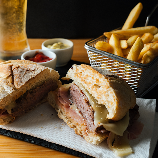 República - Tasty & Social Lounge