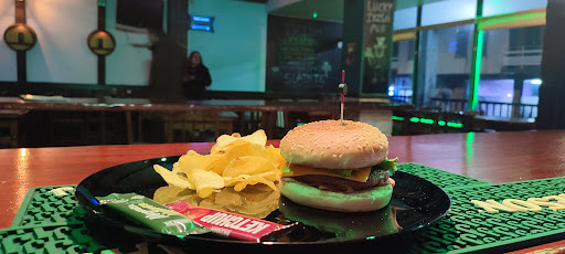 Lucky Irish Pub