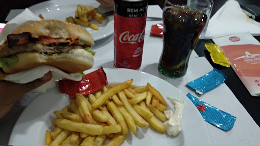 Porta aviões bar