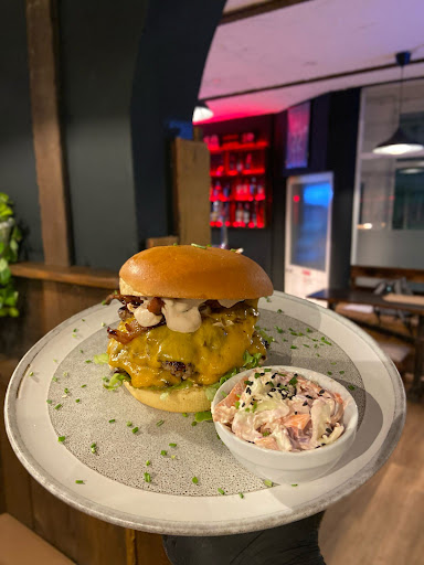 The Underdog - Burger & Fried Chicken
