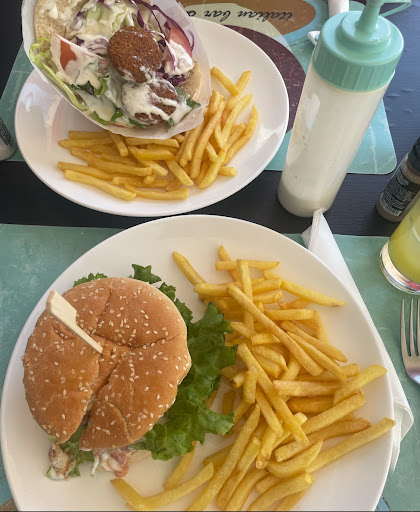 ian's cafe &kebab snackbar