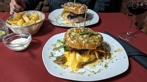 BISTRO UGO ART CAFÉ