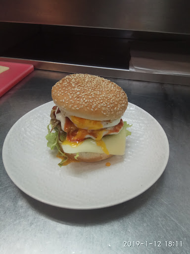 Casa Canena • Grill . Restaurante . Bistro