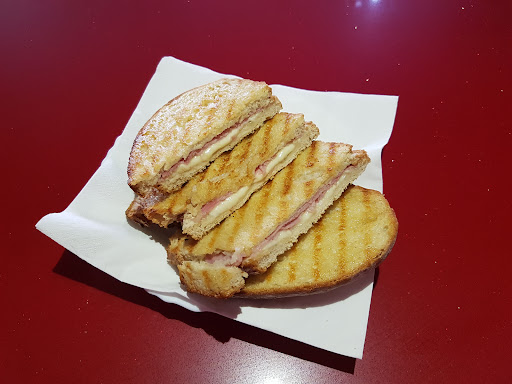 Almas Perdidas Bar