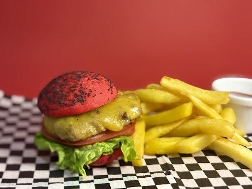 RETRO - Restaurante Americano - Best Burgers in Braga