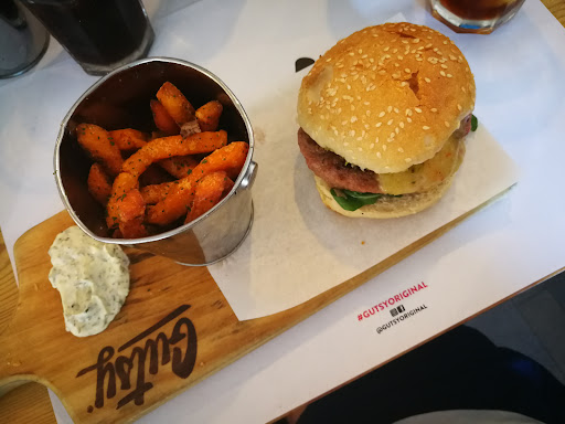 Gutsy - Hambúrguer Artesanal & Cocktails