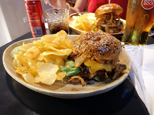 Blue Jeans Hamburgueria & Bar