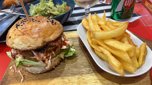 Hambúrguer Caseiro e Kebab