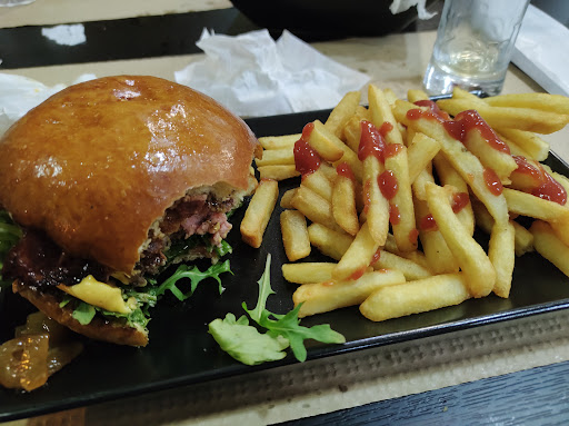 Tio Fafá Hamburgueria - Maia