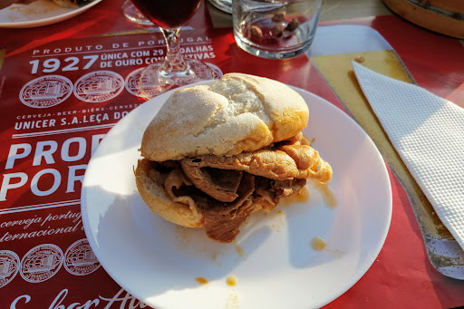 A Gruta petisqueira esplanada