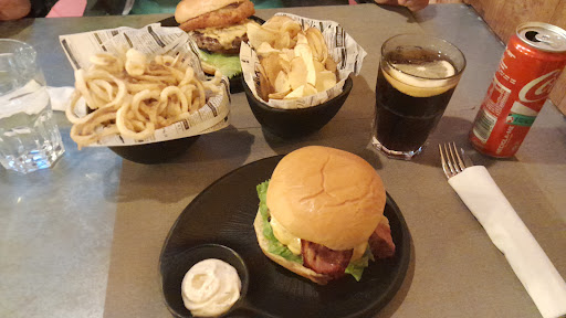 Stadium Food N’ Burger