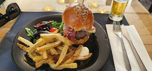 La Vara - Handmade Burgers & Portuguese Wines