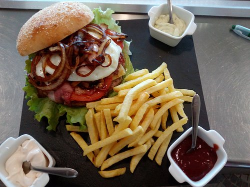 As Melhores Hamburguerias em Almeirim 1 As Melhores Hamburguerias em Almeirim – Sabores que Você Precisa Experimentar