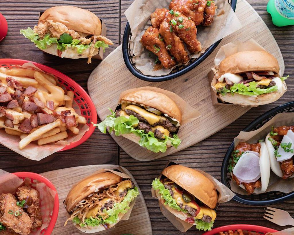 The Burgernaut – Hambúrguer Artesanal Gourmet com Queijo Derretido e Bacon Crocante