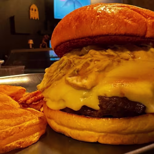 Epic Hamburgueria 1 Hambúrguer Epic: Sabor Inesquecível em Cada Mordida