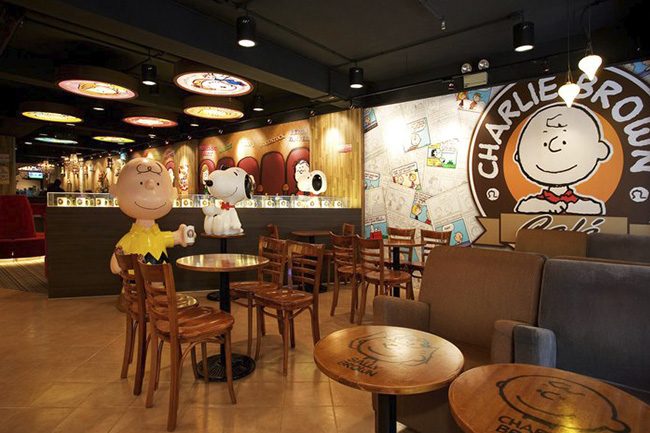 Café Snoopy 1 Café Snoopy: Ambiente Aconchegante com Temática Peanuts